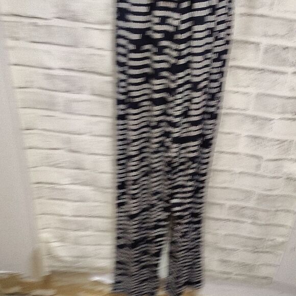 Beach Girl Living Black and White Sheath Jumpsuit with Plunge Neckline - Picture 5 of 5